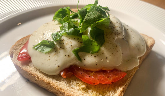 Mozzarela and tomato toast recipe